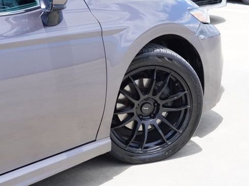 Used 2020 Toyota Camry SE w/ Carpet Mat Package FWD image 9