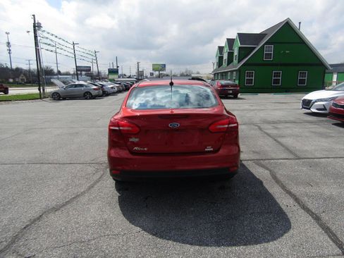 Used 2018 Ford Focus SE FWD image 6