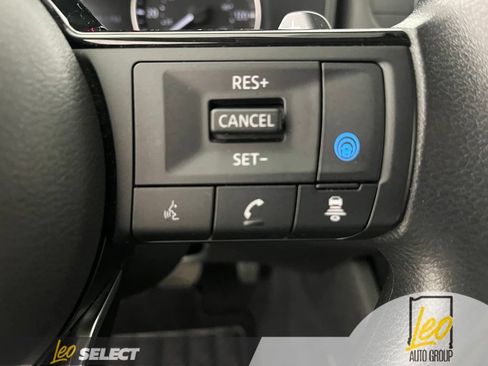 Used 2021 Nissan Rogue SV AWD/4WD image 17