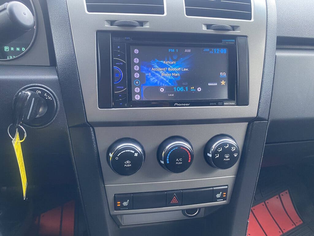 Used 2010 Dodge Avenger Express FWD image 22