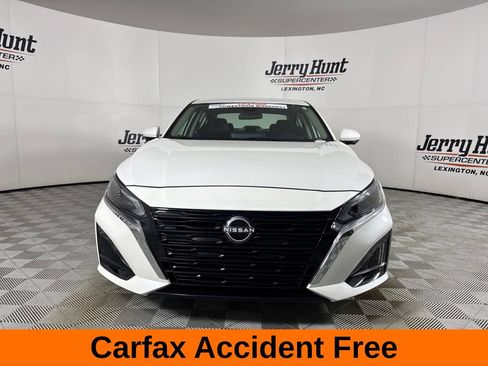 Used 2024 Nissan Altima 2.5 SL FWD image 3