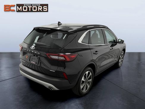 Used 2025 Ford Escape Platinum AWD/4WD image 6