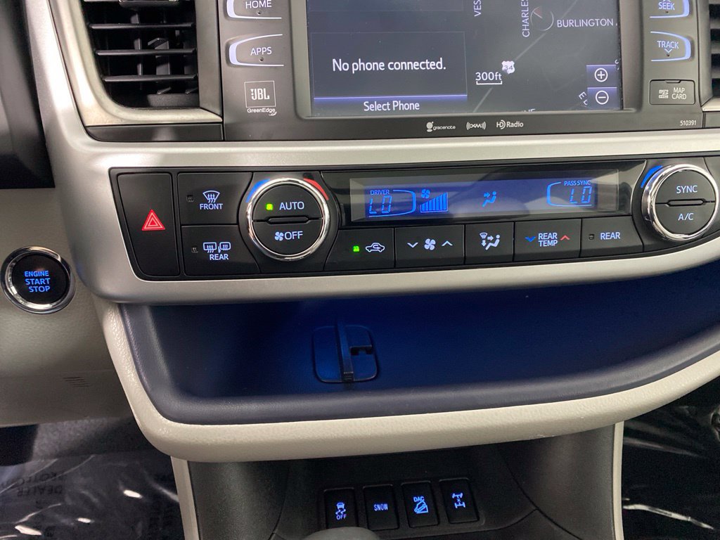 Used 2019 Toyota Highlander Limited Platinum AWD/4WD image 21