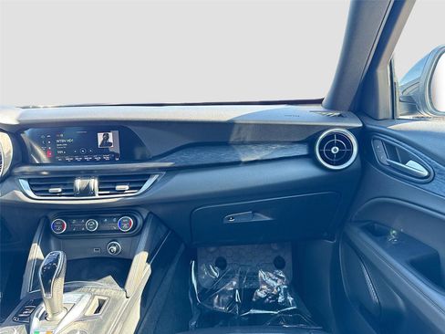 Used 2024 Alfa Romeo Stelvio Sprint image 22