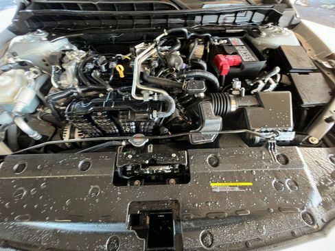 Used 2024 Nissan Altima 2.5 SV image 32