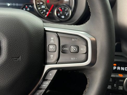 Used 2025 RAM 1500 Big Horn AWD/4WD image 37