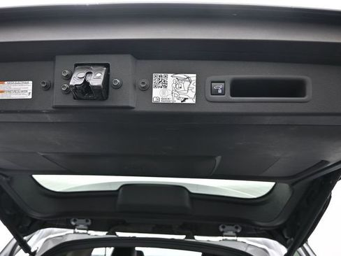 Certified 2023 Toyota Sienna Platinum image 37