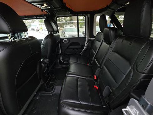 Used 2021 Jeep Wrangler Unlimited Sahara image 6
