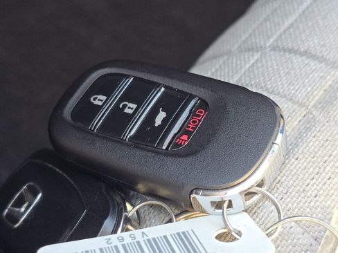 Used 2023 Honda HR-V LX image 31