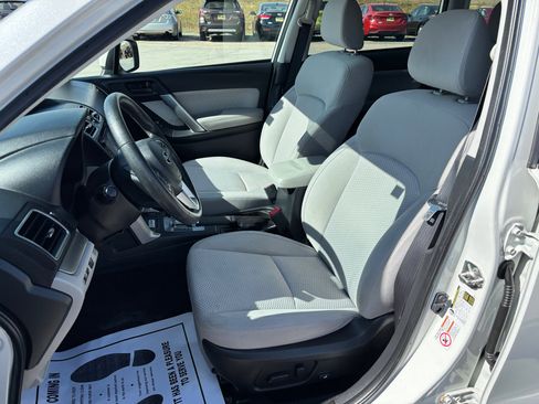 Used 2017 Subaru Forester 2.5i Premium w/ All-Weather Package image 18