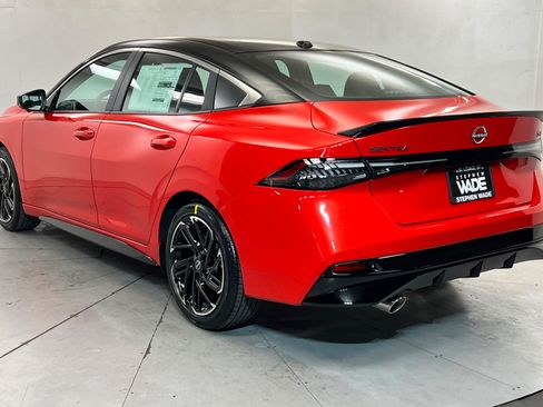 New 2026 Nissan Sentra SR w/ SR Premium Package FWD image 3