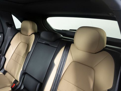 New 2026 Porsche Cayenne image 33