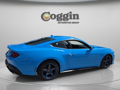 Used 2024 Ford Mustang Coupe RWD image 5