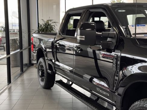 New 2026 Ford F250 Lariat w/ Black Appearance Package image 5