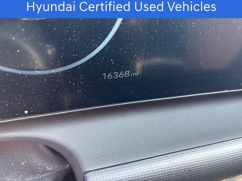 Certified 2025 Hyundai Santa Cruz SEL image 4
