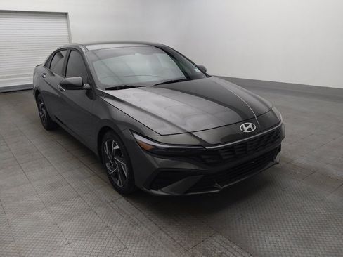 Used 2025 Hyundai Elantra Sport image 13