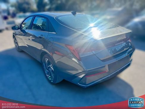 Used 2024 Hyundai Elantra Limited image 7