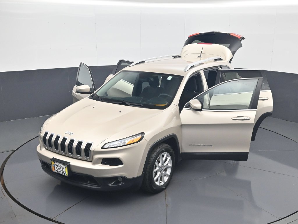 Used 2015 Jeep Cherokee Latitude w/ Comfort/Convenience Group FWD image 31