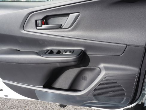 New 2026 Toyota Prius Plug-In Hybrid image 10