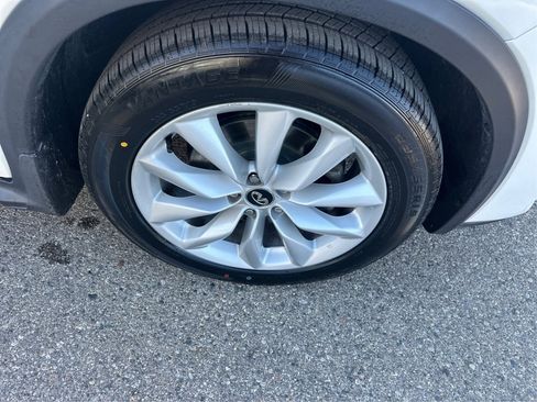 Used 2019 INFINITI QX50 Essential w/ Premium Heat Package image 20