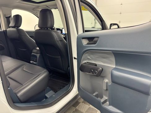 Used 2024 Ford Maverick Lariat w/ Black Appearance Package FWD image 32