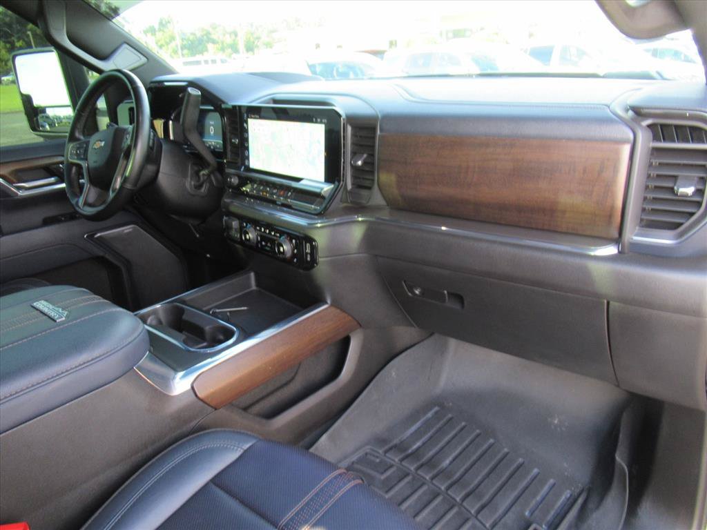 Used 2024 Chevrolet Silverado 2500 High Country w/ Technology Package AWD/4WD image 12