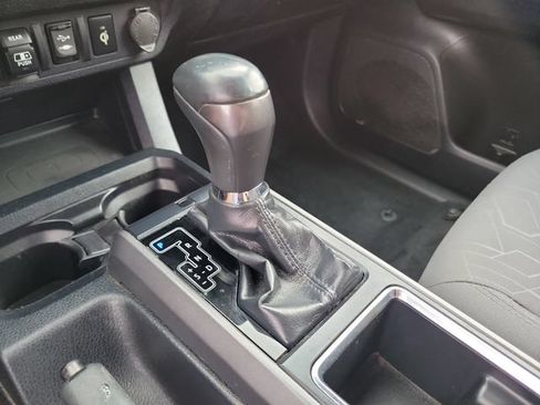 Used 2019 Toyota Tacoma TRD Sport AWD/4WD image 18