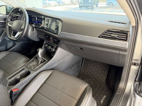 Certified 2023 Volkswagen Jetta SE FWD image 27