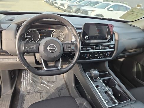 Certified 2024 Nissan Pathfinder SV image 33