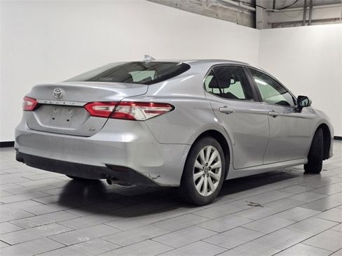 Used 2019 Toyota Camry LE image 13