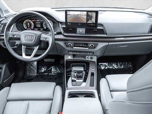 Used 2025 Audi Q5 e Premium Plus w/ Premium Plus Package image 21