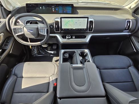 New 2025 Ford Expedition Platinum image 12