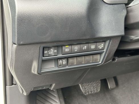 New 2026 Toyota Tundra SR5 w/ SR5 Convenience Package AWD/4WD image 18