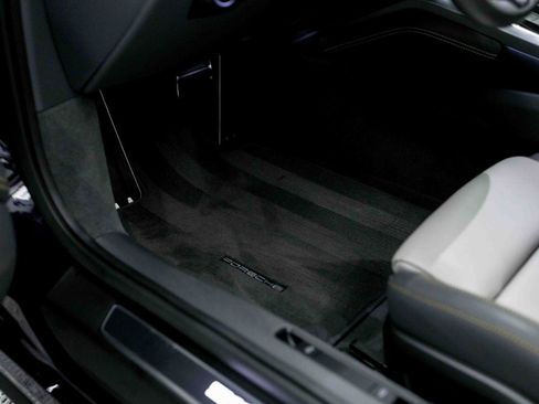 Used 2022 Porsche 911 Turbo S image 44