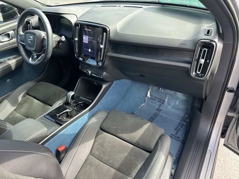 Certified 2023 Volvo XC40 Recharge Plus image 26