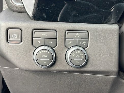 New 2026 GMC Sierra 1500 Elevation image 24