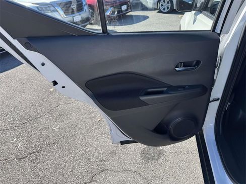 Used 2021 Nissan Kicks SV image 12