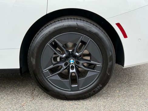 Used 2026 BMW iX xDrive45 w/ Premium Package image 17