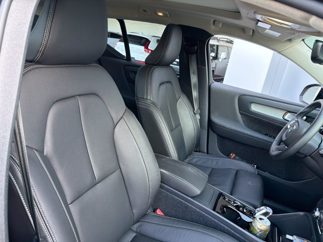 Used 2024 Volvo XC40 B5 Plus w/ Protection Package Premier AWD/4WD image 10