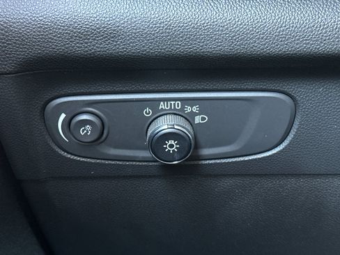 Used 2022 Buick Envision Essence w/ Sport Touring Package image 35