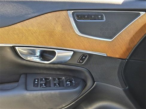 Certified 2023 Volvo XC90 B6 Plus image 27