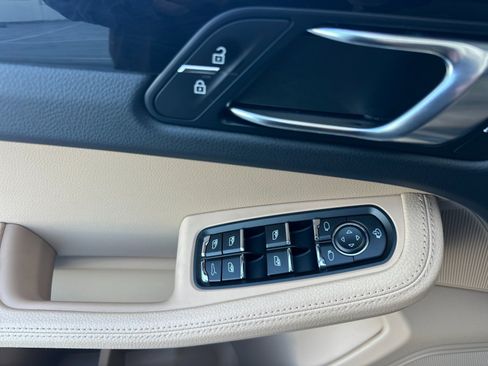 Certified 2026 Porsche Macan AWD/4WD image 12