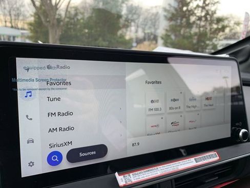 New 2025 Toyota Prius Plug-In Hybrid FWD image 24