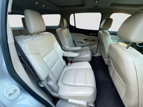 Used 2017 GMC Acadia Denali w/ Technology Package image 32