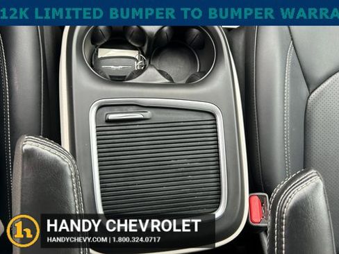 Used 2024 Chrysler Pacifica Touring-L image 35