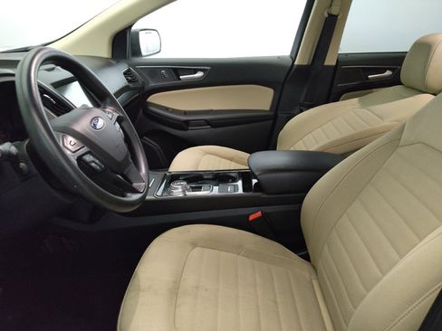 Used 2020 Ford Edge SE FWD image 17