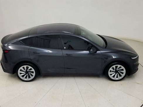 Used 2026 Tesla Model Y Long Range RWD image 28