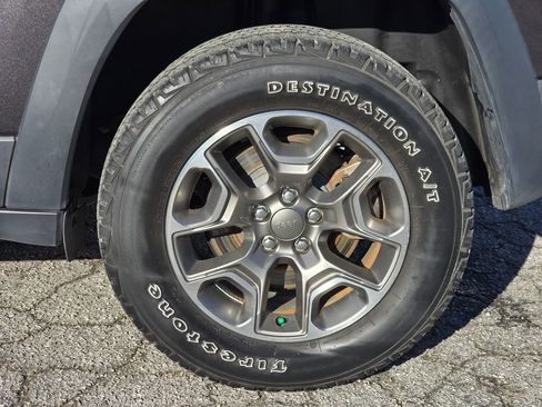 Used 2022 Jeep Cherokee Trailhawk w/ Trailer Tow Group image 21