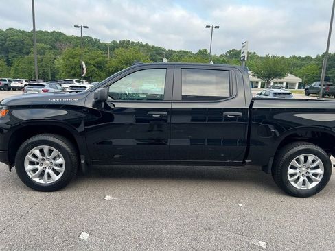 New 2025 Chevrolet Silverado 1500 Custom image 8