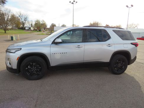 Used 2022 Chevrolet Traverse LT w/ Midnight/Sport Edition image 1